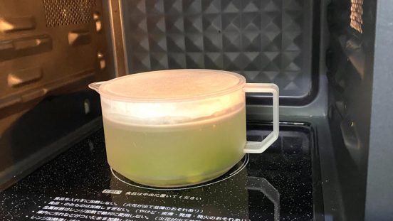 山崎実業のティーポットは「蓋と茶こしが一体化」してるから使いやすい！ 電子レンジで温めることもOKだから便利だね