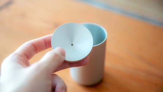 TENTの「持ち運べるお香立て」がいい香りのする部屋を手軽に実現してくれました