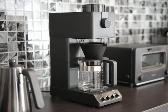 ツインバードの「全自動コーヒーメーカー」を買ってから、毎朝安定した味のコーヒーが飲めるようになって幸せだ…