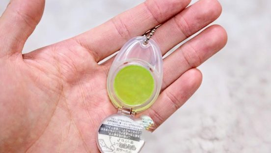 指先サイズの携帯用クリームで「スーパーのレジ袋がめくりにくい問題」を解決！ 除菌加工もされているんです