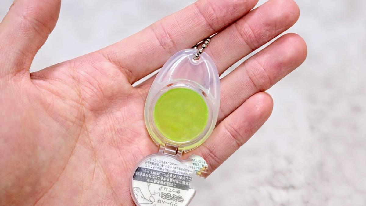 指先サイズの携帯用クリームで「スーパーのレジ袋がめくりにくい問題」を解決！ 除菌加工もされているんです