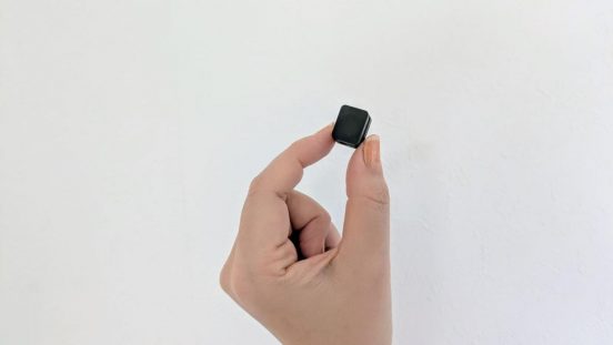 充電ケーブル、床に散らばってる問題。3COINSの「小さなキューブ」ですっきり収納＆掃除もしやすくなったよ