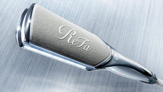ReFa、ワンストロークでうねり整う最新ヘアアイロン！従来比で別格のストレート実現「ReFa POWER STRAIGHT IRON PRO」