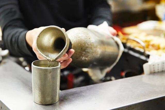関西の酒と食の面白さを、酒場を愛するライターが探る噺