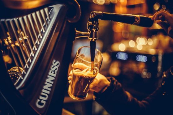 一体何秒待てばいいんだ!?「ギネスビール」の最高にうまい注ぎ方とは？