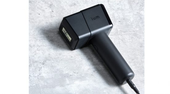 スピード照射×ハイパワー冷却で全身のムダ毛ケア！マンダムより、男性向け光美容器「イウム スピードショット」