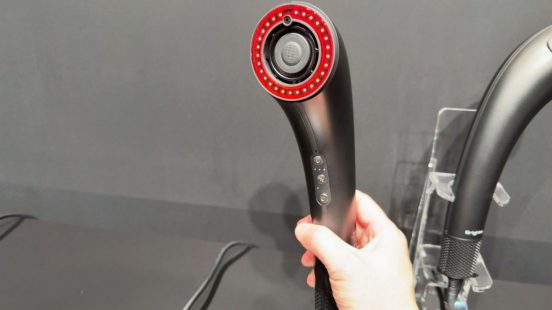 「ドライヤーから美容液ミスト」ってどういうこと？ 乾かしながらうるおい与える「SHOWER DRYER」登場