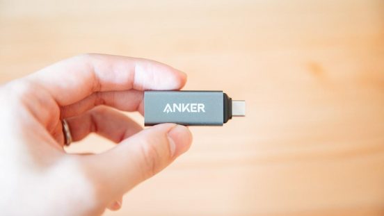 1500円以下で買えるAnkerの「指先サイズのSDカードリーダー」で、スマホやPCのデータ整理がラクになった