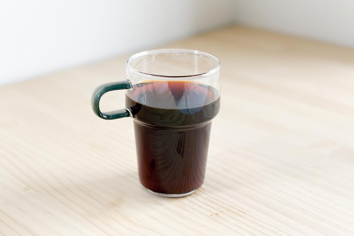 イケアの新作「取っ手つきなのにスタッキングできるグラス」が最高。何個でも欲しくなってしまう