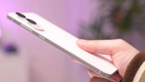 薄すぎる…Galaxy S25 Edgeのダミーモデルが登場。SIMトレイも用意か