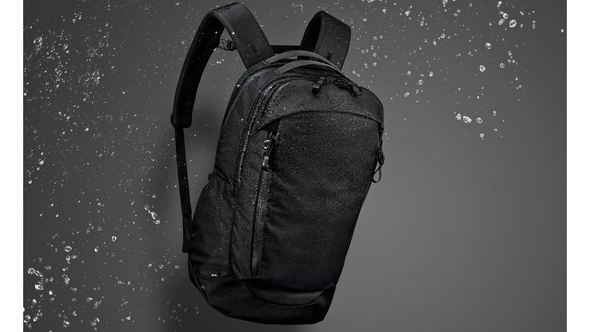 激しい雨もOK、エースからオンオフで使えるデザインのリュックが発売