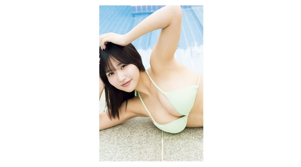 南みゆか、ミントグリーンのビキニ姿で美ボディ披露