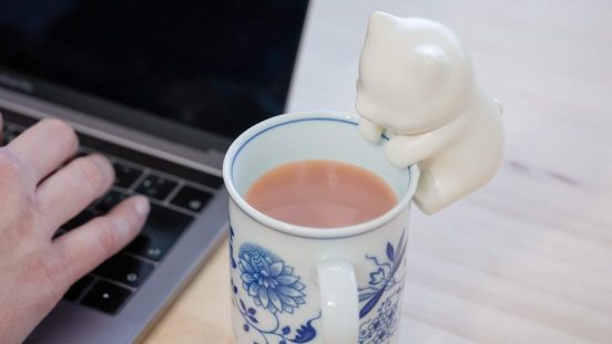 猫舌さん、子育て世帯に一台あるとうれしい！ 自動で“ふーふー”するロボット「猫舌ふーふー」