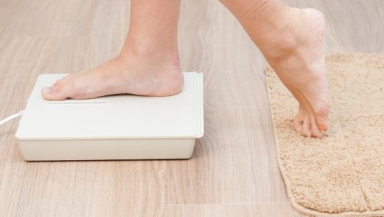 お風呂あがりにひんやり爽快！ 乗るだけで風が吹き出す扇風機「のれせん2」