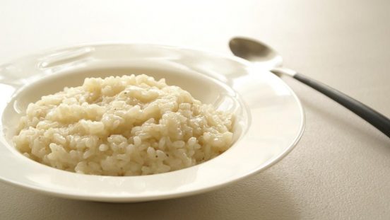 ほったらかしレンジ調理でつくる！「オコメッカラ　黒トリュフのチーズリゾットソース」は本格的で美味しい！