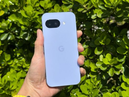 Google AIスマホ「Pixel 9a」実機レビュー。デザイン一新で”長く使える”1台に