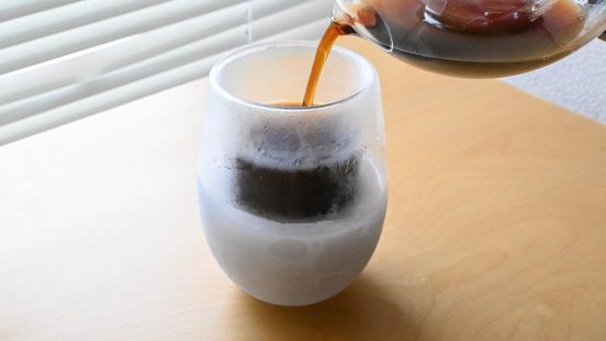 氷を使わないのにキンキンが続く！ 冷たいドリンクが最後のひと口までおいしい「アイスクイック グラス」