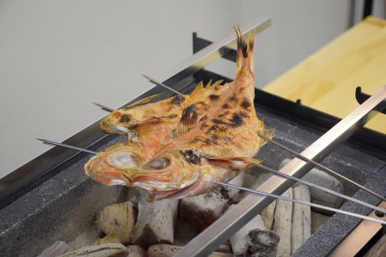置いただけで様になる和風炭火コンロ！料理人御用達なのに、操作もお手入れも簡単「KAPPO IRORI」