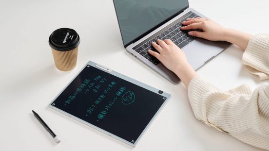 画面サイズ約13インチ、めちゃくちゃ書き込める電子メモパッド！ 使い勝手が向上した、キングジム「ブギーボード BB-19」