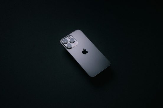 「iPhone」の25%関税、ツケは誰に？ 米国民は知っていた…