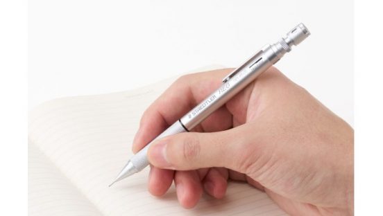 芯の出る量を自分好みに調整できるシャープペン「ステッドラー REG（レグ）」が6月下旬より販売再開