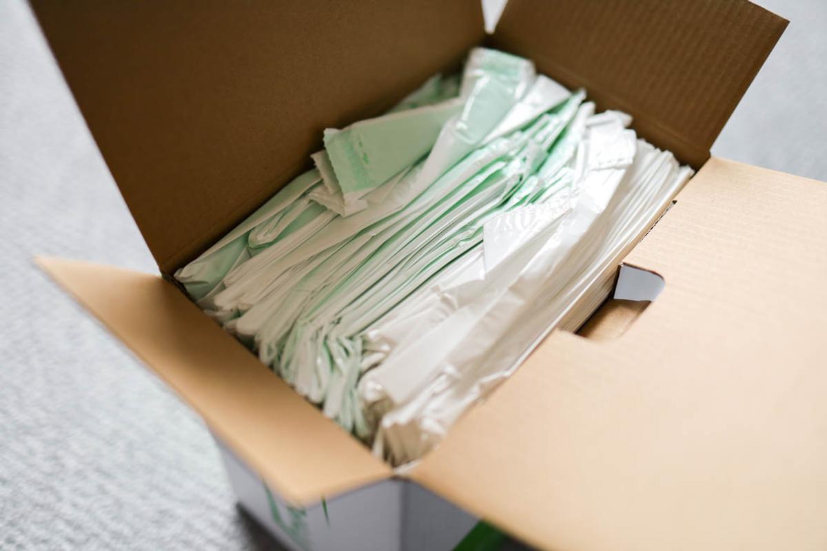 気温が上がって、ゴミの匂い漏れが気になる…。Amazonで買える「大容量のゴミ袋」で軽減できました