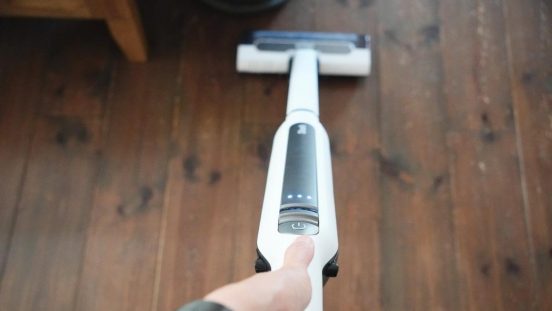 掃除機のゴミ捨てやめました！ Sharkの掃除機で自動ゴミ収集機能を使い始めたら元に戻れなくなったよ