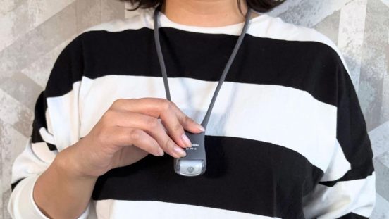 パナソニックのLEDネックライトは買って大正解。夜の散歩にアウトドア、家の中でも愛用してるよ