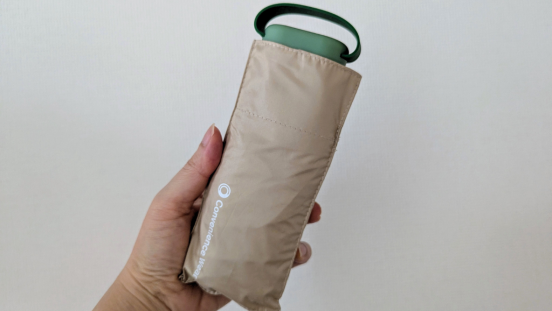 ファミマに超軽量の「晴雨兼用ミニ傘」が登場！ 肌が赤くなり始める時間を50倍以上遅らせる生地を搭載