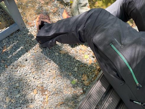ワークマンの「夏を超快適にする14機能搭載」パンツが凄い！ 遮熱、速乾、気化冷却…コレで2500円は驚きだ