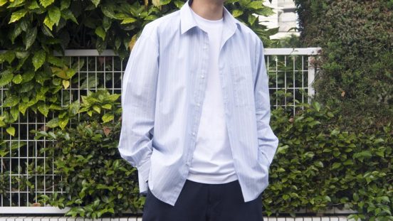 ユニクロCの「ブロードオーバーサイズシャツ」はサッと羽織るだけでサマになる。 季節の変わり目に便利な1着
