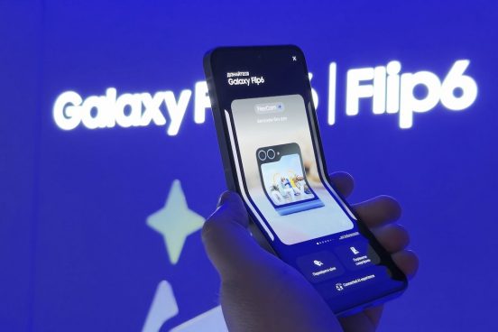 次期「Galaxy Z Flip7」、カバーディスプレイがRazr Ultraみたいに大きい？