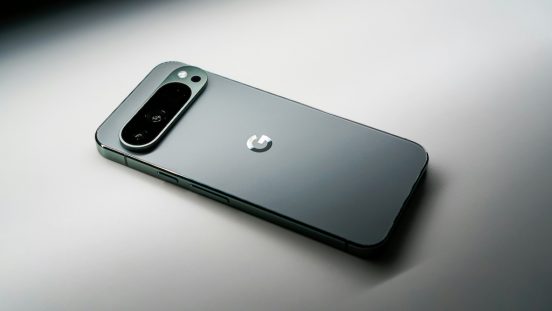Google、次期Pixel 10向け「Qi2.2対応マグネット式ワイヤレス充電器」などを開発中？