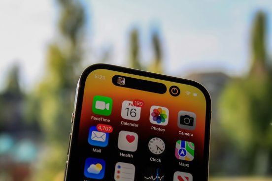 「iPhone Pro」のダイナミック・アイランド、2026年に小さくなる？