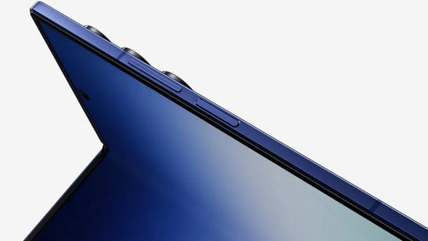 Galaxy Z Fold7の実機画像からブルーの新色とカメラデザインが判明