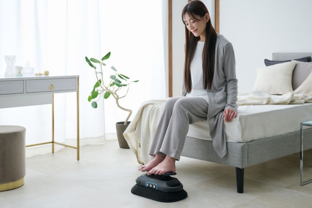疲れた身体に癒しを！ 心地よい振動で足元～腰をケアできる「ECLEAR リフレッシュビート」