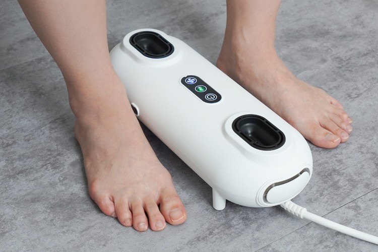 ドライヤー時の汗も一気に乾かす！ またがるだけで風が吹き出す扇風機「またせん」