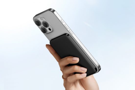 Anker史上最薄！ 貼り付けて充電ができるモバイルバッテリー「Anker Nano Power Bank」