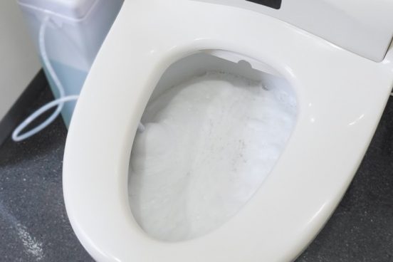 泡のチカラでトイレを清潔に保つ！ 簡単設置の後付け洗浄機「あわらくBIG」