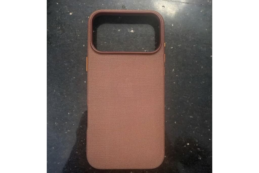 ゴムのようなグリップ感？ 次期「iPhone 17」の新ケースが流出！