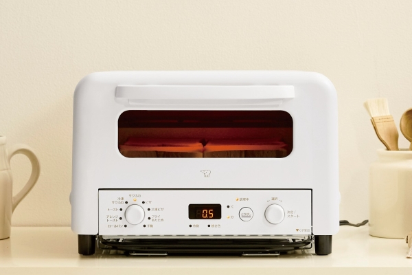 冷凍パンも“サクふわ”に焼き上げる！ 象印から石窯仕立てのトースター「EQ-HM30」登場