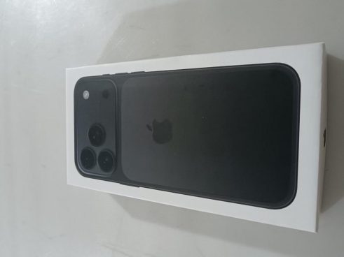 要注意！ iPhone 17 ProそっくりのAndroidフェイク品が流通か