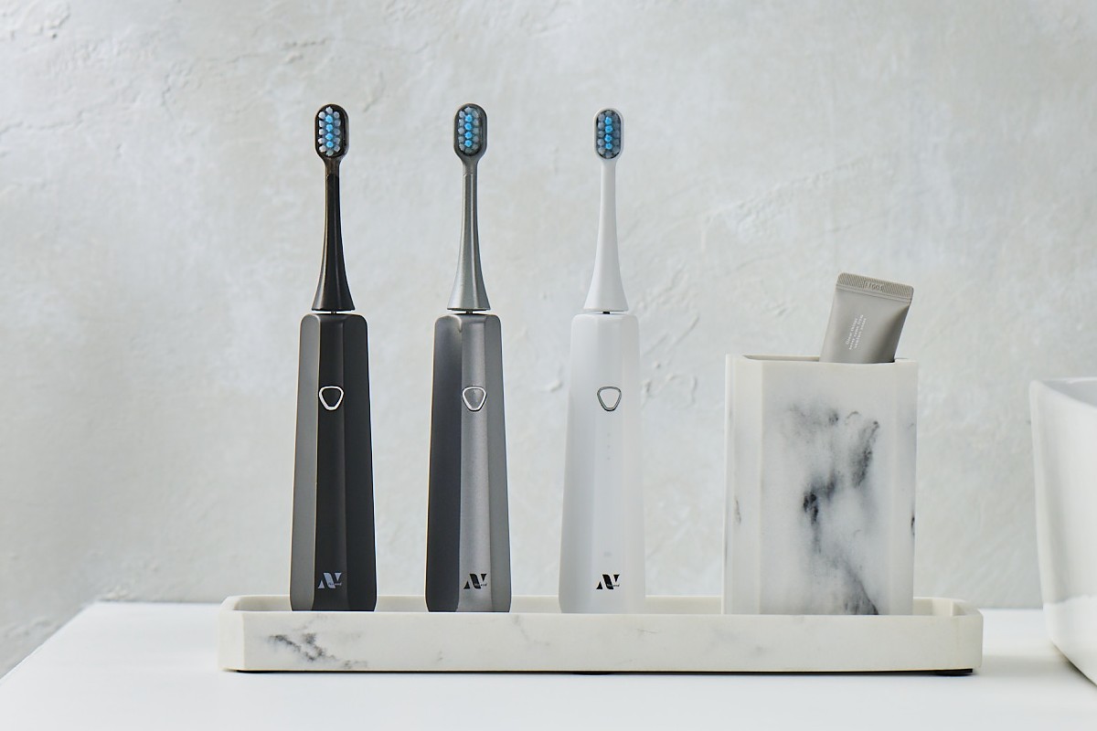 特許技術で理想の磨き方を再現！ 次世代の電動歯ブラシ「Noend Swing E-toothbrush」