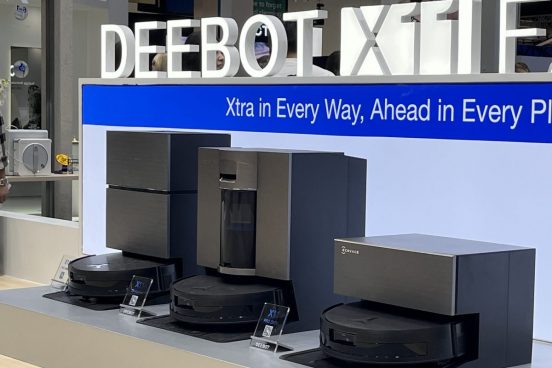 業界初「バッグレス設計」で何が変わる？ エコバックス最先端ロボット掃除機の衝撃を「IFA2025」で現地取材！