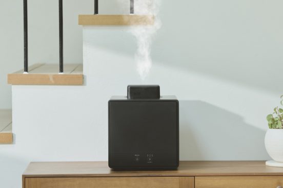 加湿器のお手入れ、もう悩まない！ 簡単丸洗いのスチーム式加湿器にコンパクトモデル登場