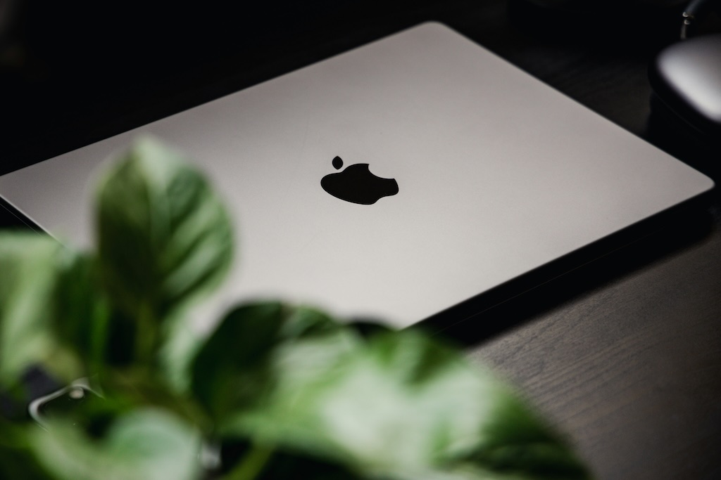 たった9万円！ 廉価版「MacBook」、2025年中に量産開始？