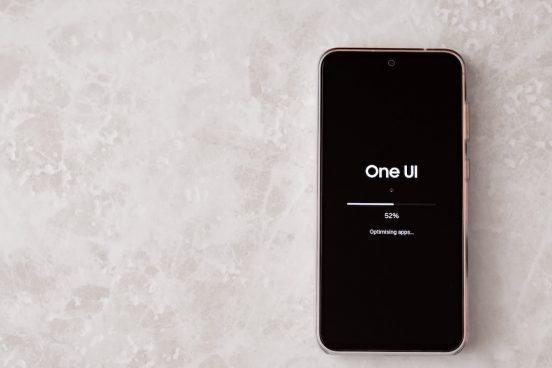 サムスンの次期「One UI 8.5」、まさかLiquid Glass風になる？