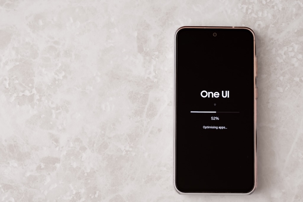 サムスンの次期「One UI 8.5」、まさかLiquid Glass風になる？