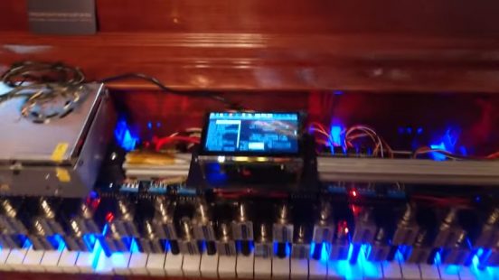 ラズパイでピアノを自動演奏！ロボットの指が鍵盤を弾く「PianoPi」公開