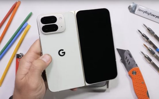 「Pixel 10 Pro Fold」、過酷な耐久テストでまさかの事態に見舞われる